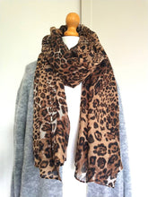 Load image into Gallery viewer, Ladies Animal Leopard Print Lightweight Scarf