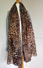 Load image into Gallery viewer, Ladies Animal Leopard Print Lightweight Scarf
